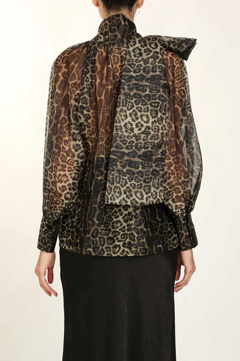 BEULAH STYLE: BROOKE LEOPARD PRINTED VOLUME BOWTIE CHIFFON BLOUSE