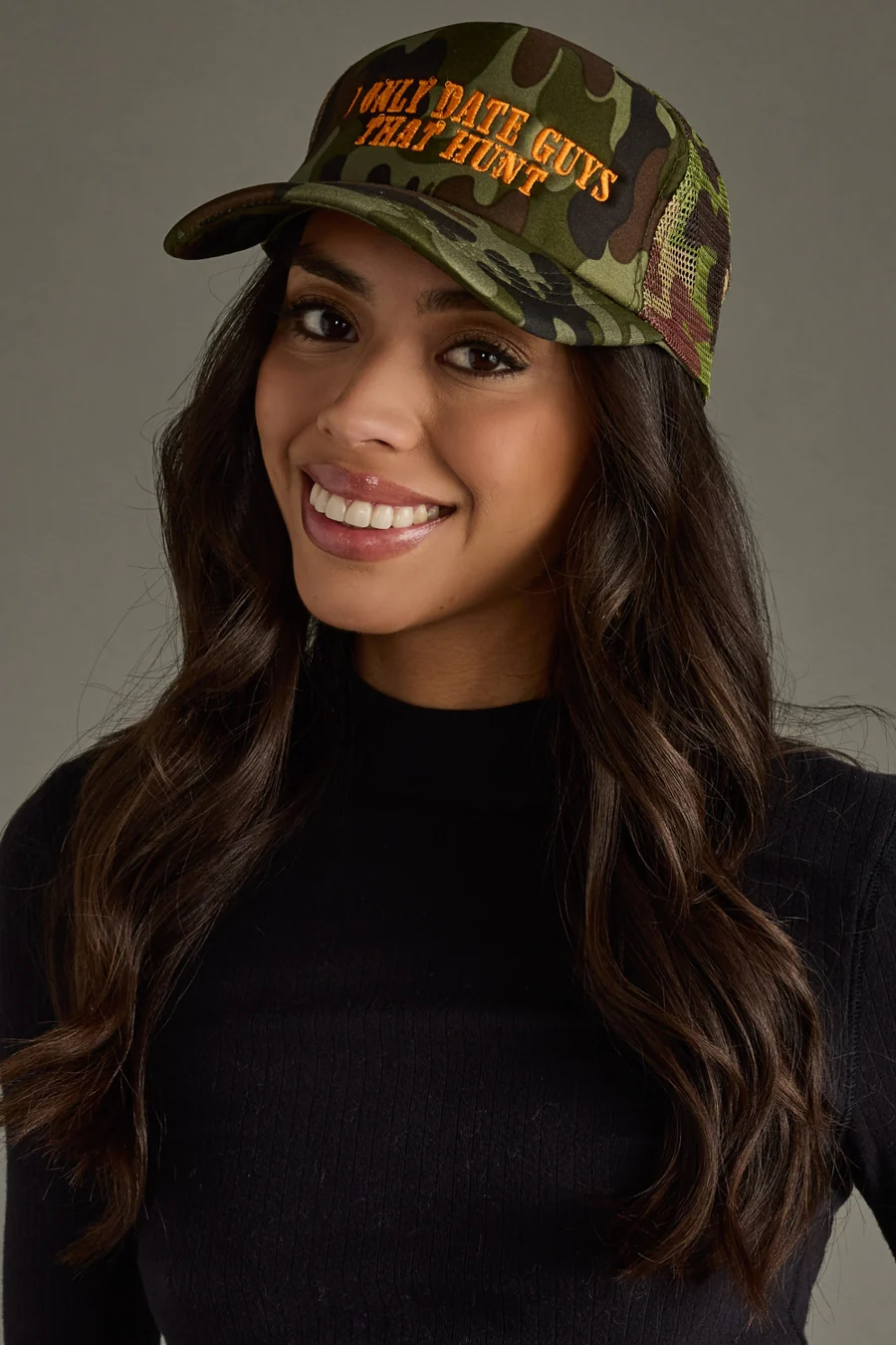 I ONLY DATE GUYS THAT HUNT TRUCKER HAT - CAMO