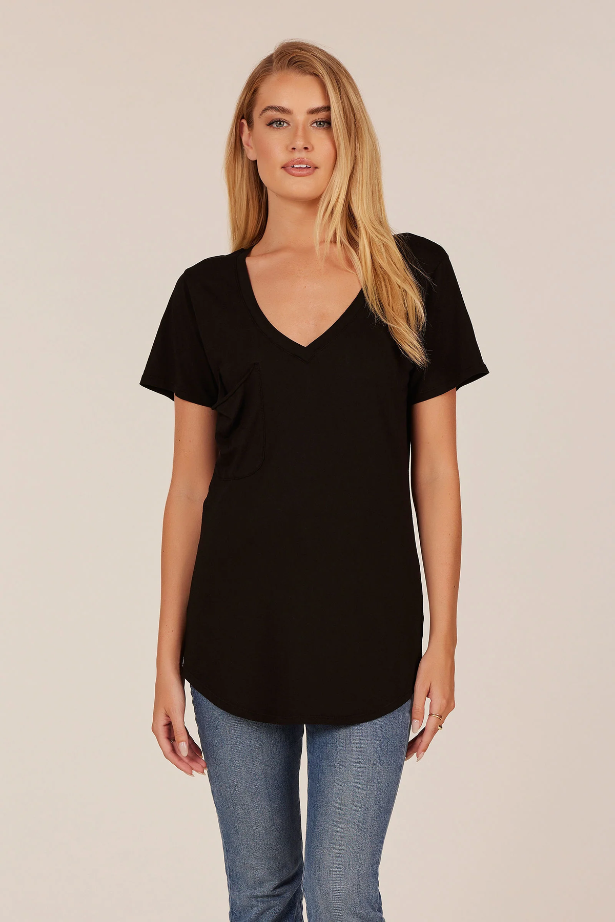 BOBI: BOYFRIEND V-NECK POCKET TEE - BLACK