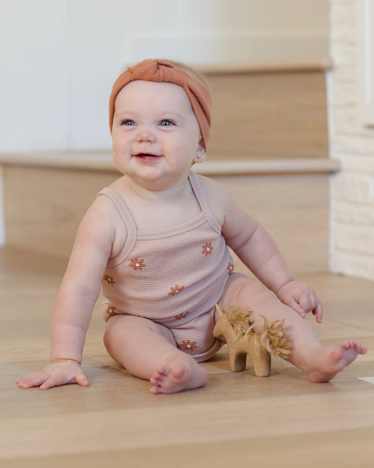 QUINCY MAE: WAFFLE CINCH ROMPER - PINK DAISY