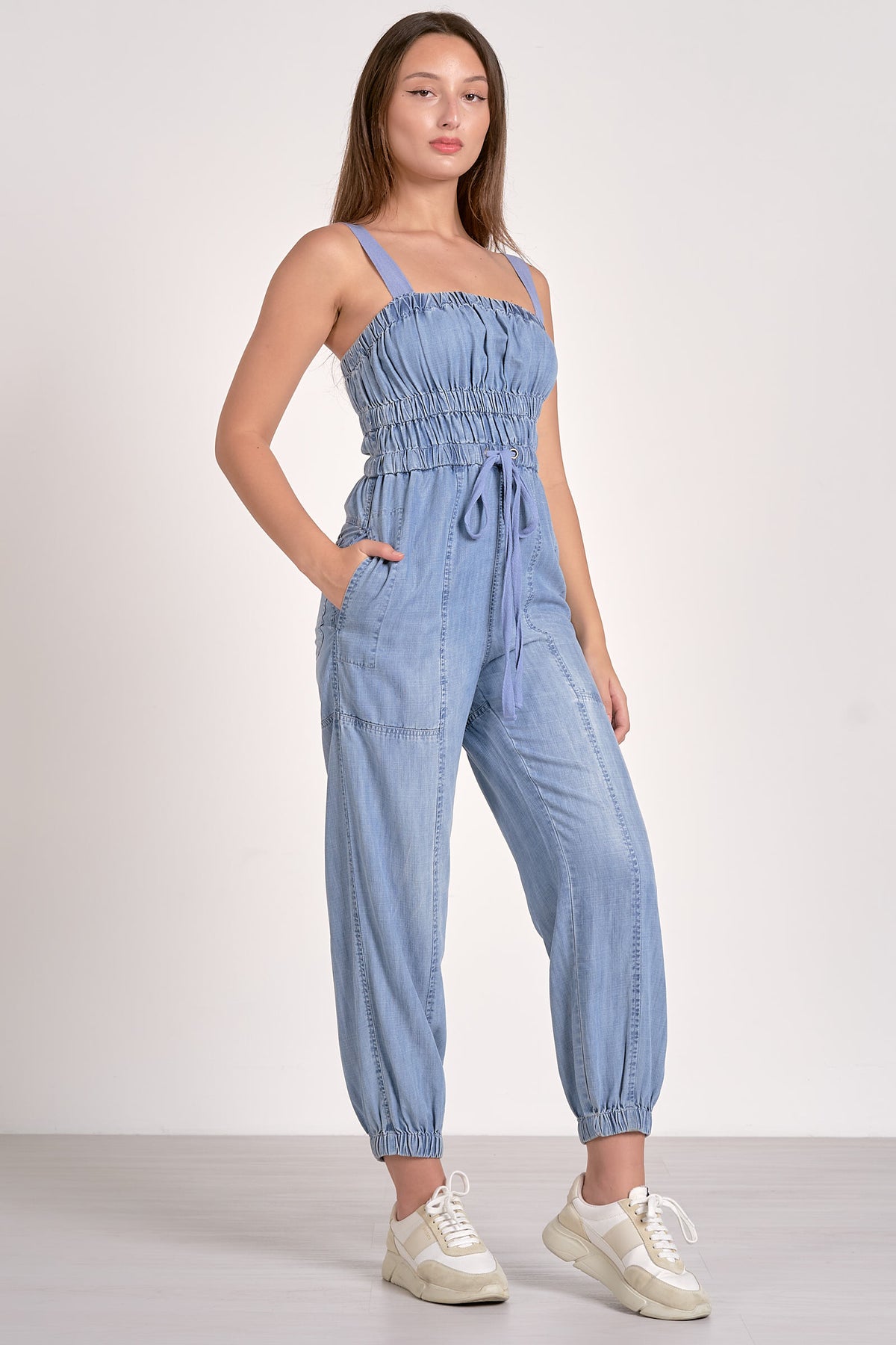 ELAN: SHIRRED CHAMBRAY JUMPSUIT - LIGHT BLUE WASH
