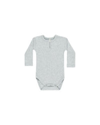 QUINCY MAE: RIBBED LONG SLEEVE ONESIE AND LEGGING SET || DUSTY BLUE