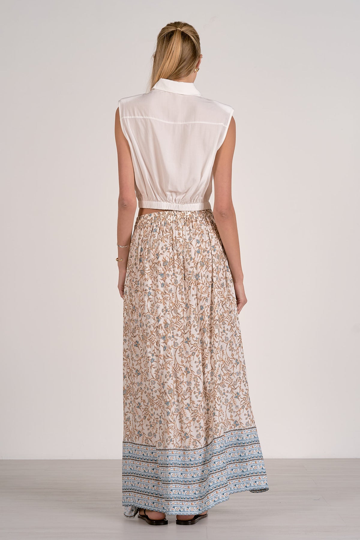 ELAN: SLEEVELESS COLLARED CROP TOP - WHITE