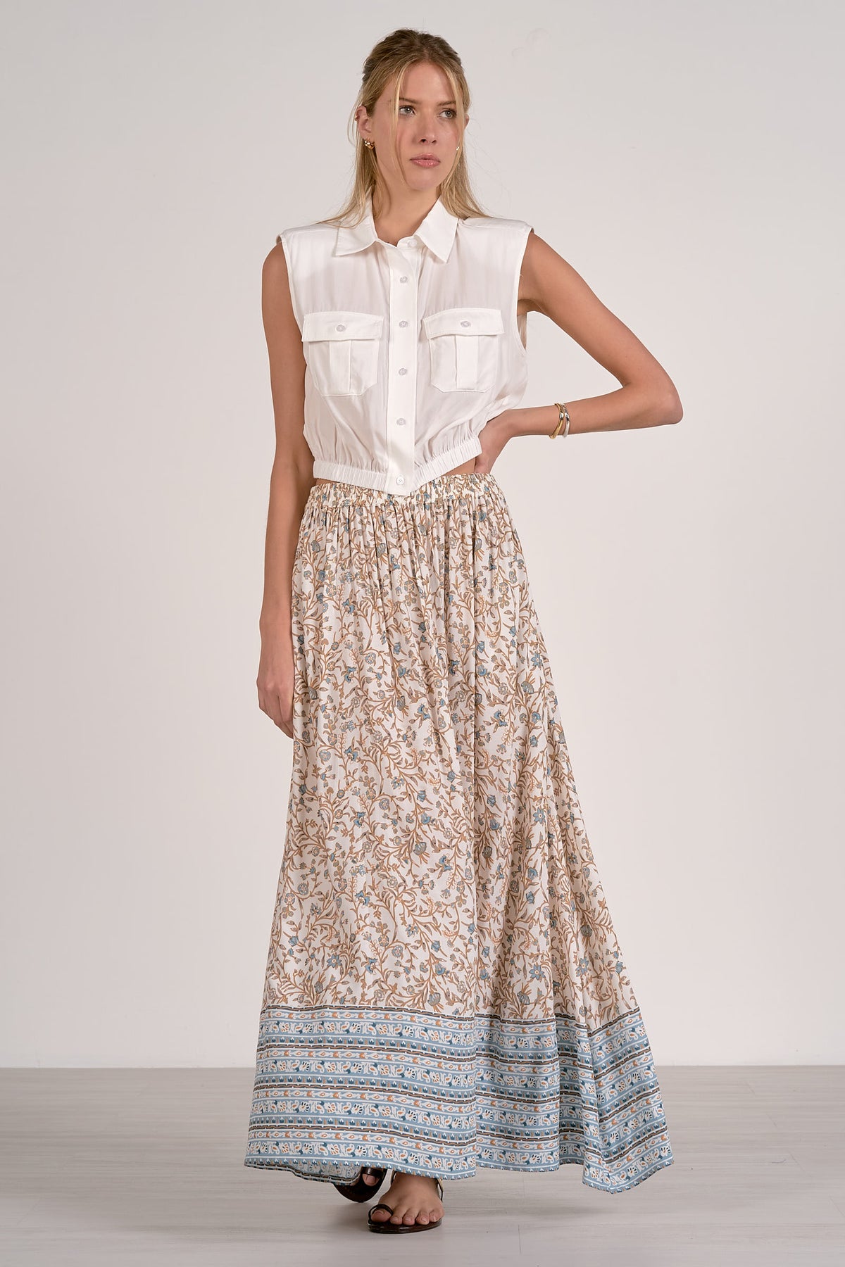 ELAN: SLEEVELESS COLLARED CROP TOP - WHITE