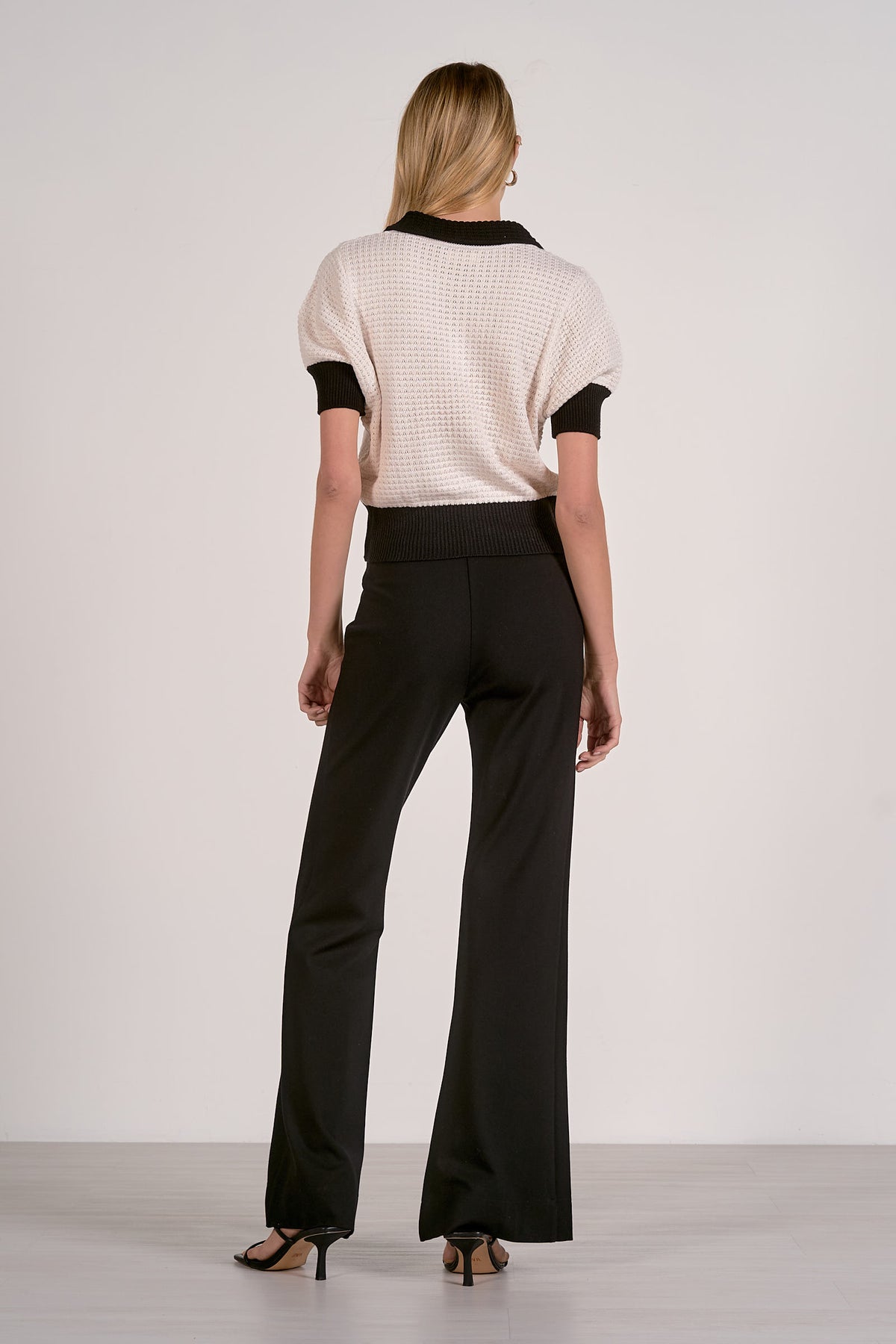 ELAN: 3/4 SLEEVE COLLARED SWEATER TOP - OFF WHITE/BLACK