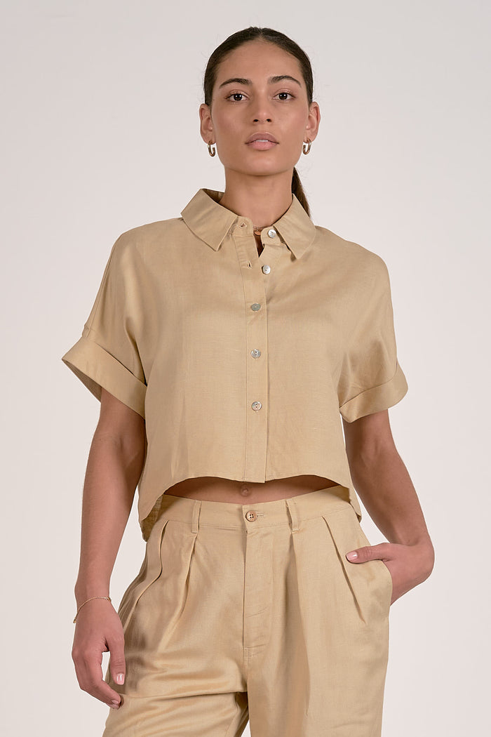 ELAN: SHORT SLEEVE LINEN COLLARED BUTTON UP TOP - OATMEAL