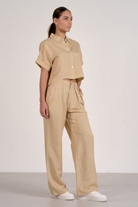 ELAN: SHORT SLEEVE LINEN COLLARED BUTTON UP TOP - OATMEAL