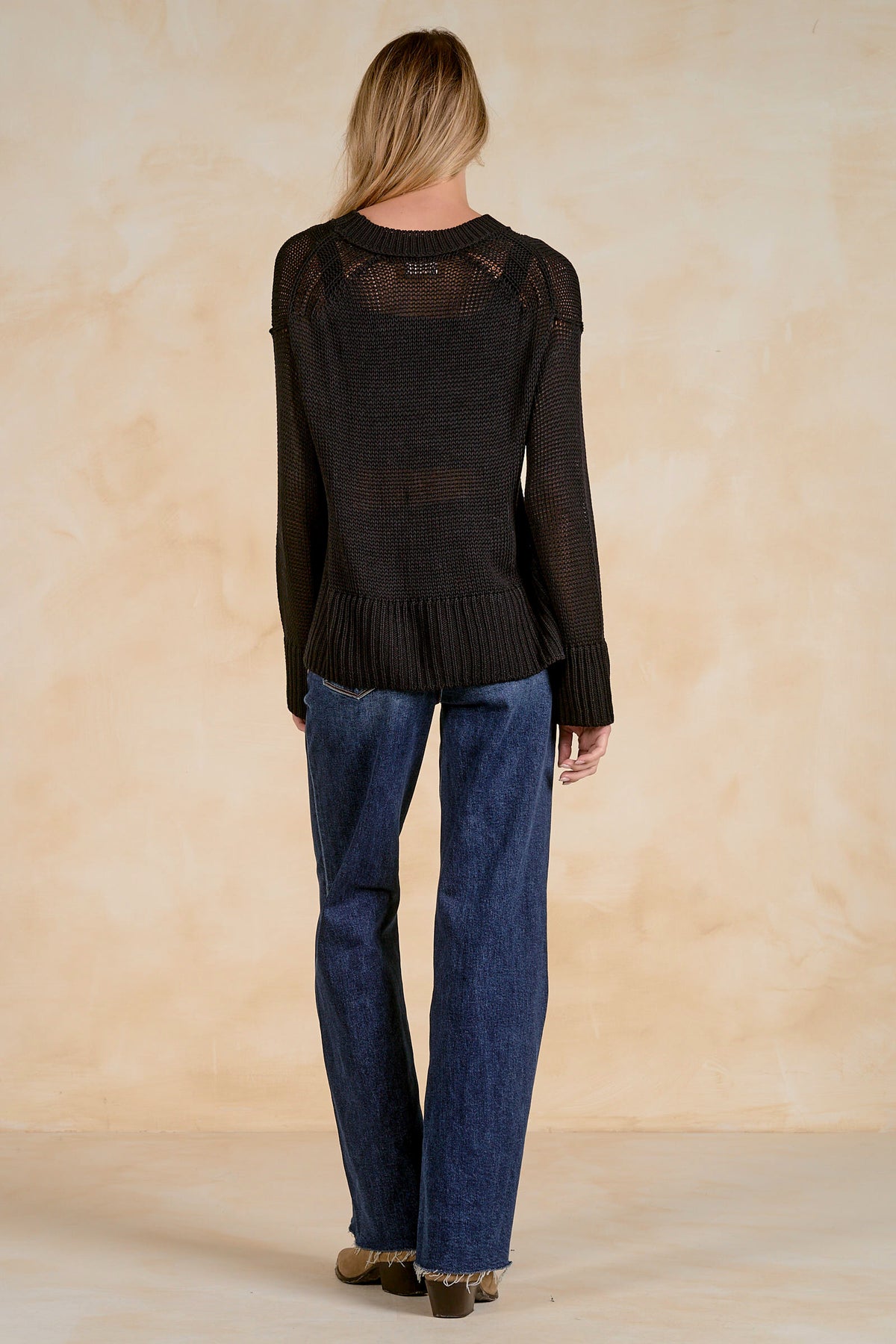 ELAN: CREWNECK OPEN KNIT SWEATER - BLACK
