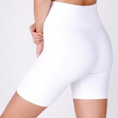 WHITE BIKER SHORT