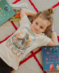 LIVYLU: WILLIE NELSON IN THE SKY TEE - OATMEAL